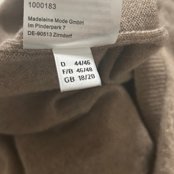 Madeleine Cashmere Wool V Neck Grey Jumper Size 18/20 GB - Picture 7 of 7